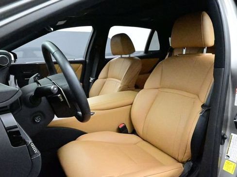 Used 2025 Lexus LS 500 w/ Accessory Package (Z1) RWD image 5