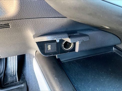 Used 2021 Toyota Camry LE FWD image 31