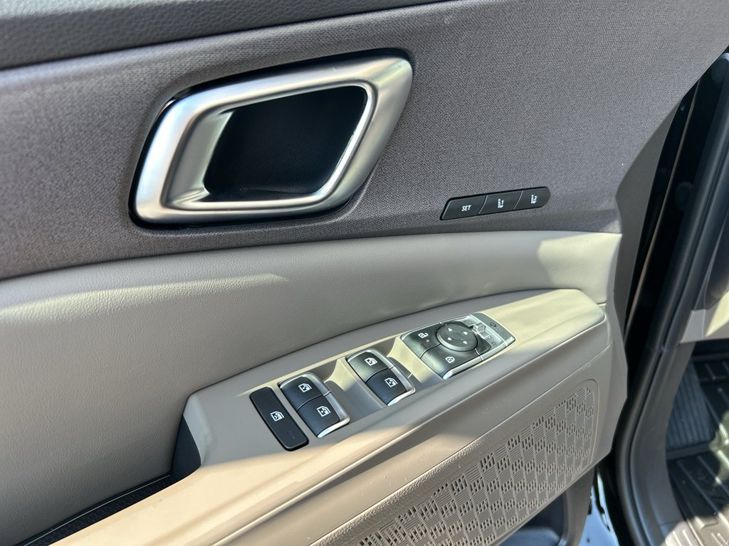 New 2026 Kia Carnival EX FWD image 17