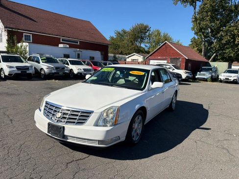 Used 2007 Cadillac DTS Luxury I image 2