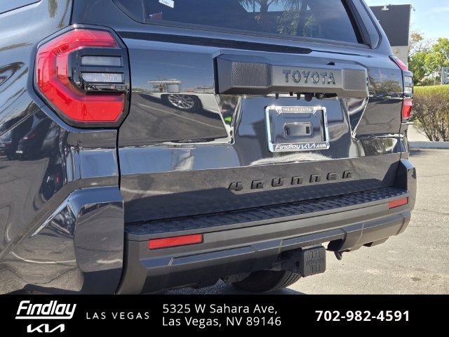 Used 2025 Toyota 4Runner SR5 AWD/4WD image 8