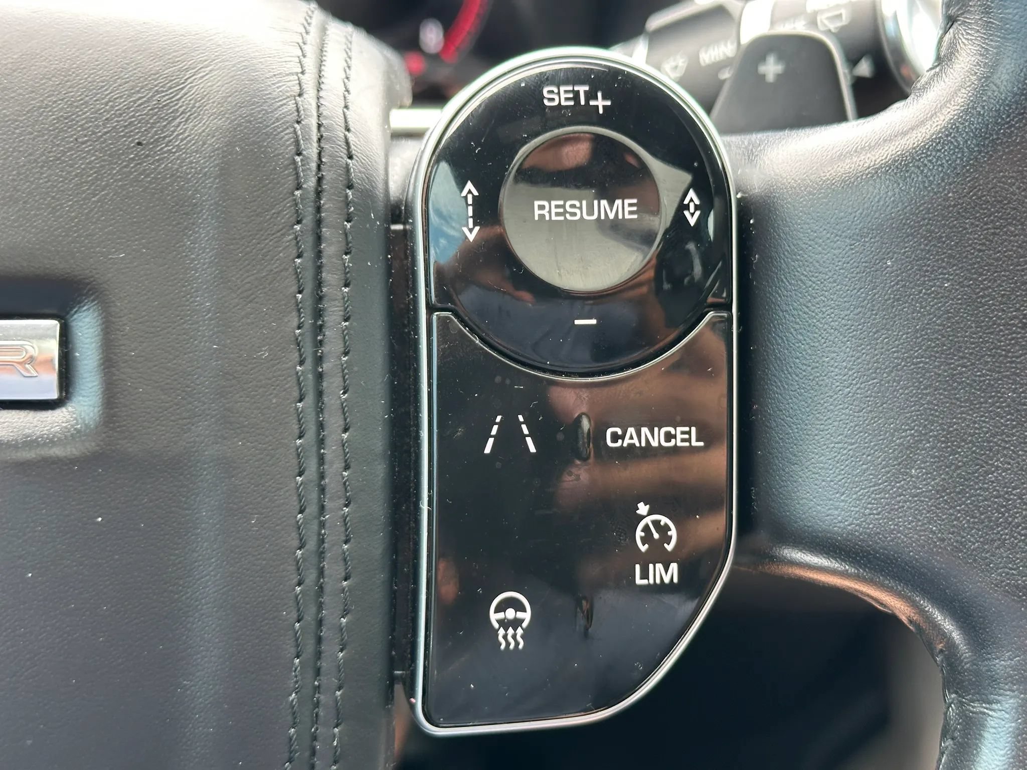Used 2018 Land Rover Range Rover HSE AWD/4WD image 32
