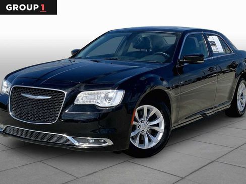 Used 2016 Chrysler 300 Limited RWD image 1