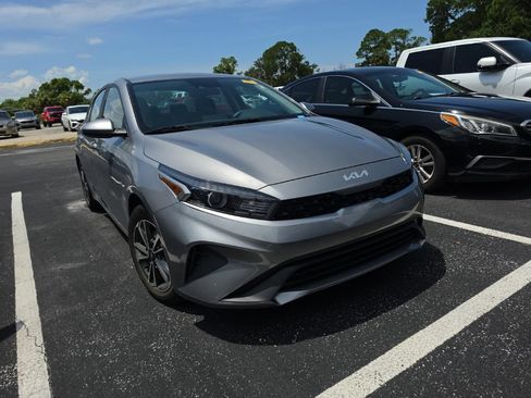Used 2024 Kia Forte LXS FWD image 3