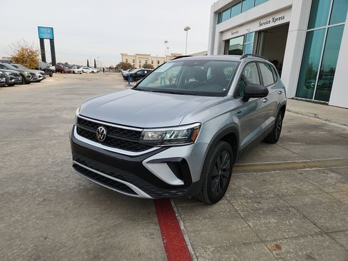 Certified 2024 Volkswagen Taos S image 3