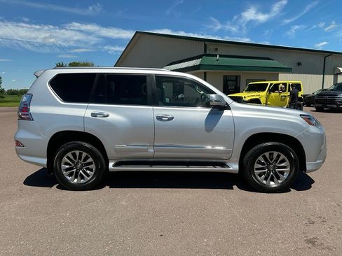 Used 2017 Lexus GX 460 Luxury AWD/4WD image 35