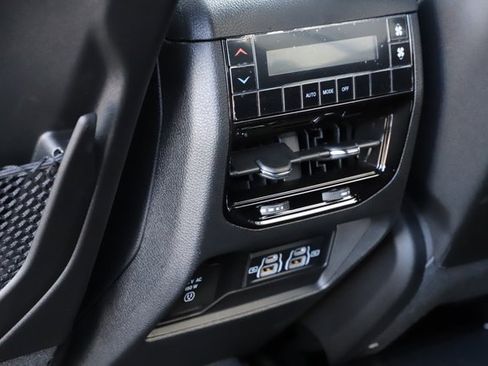 New 2025 Jeep Grand Cherokee L Laredo image 18