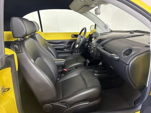 Used 2008 Volkswagen Beetle S FWD image 4