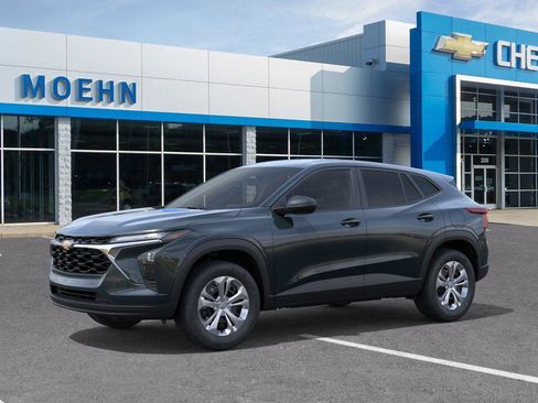 New 2026 Chevrolet Trax LS image 2