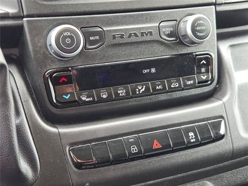 Used 2026 RAM ProMaster 2500 w/ Convenience Group FWD image 27
