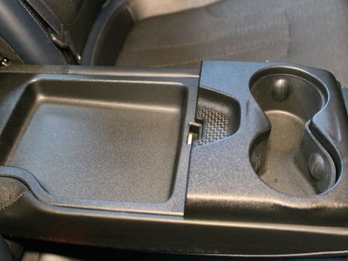 Used 2016 Chrysler 200 S AWD/4WD image 15