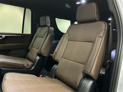 New 2026 Chevrolet Suburban High Country AWD/4WD image 26
