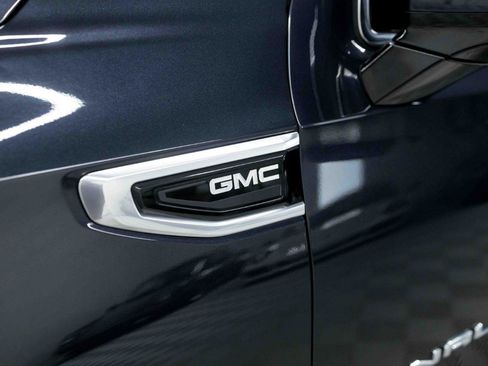 Used 2023 GMC Yukon XL Denali AWD/4WD image 14