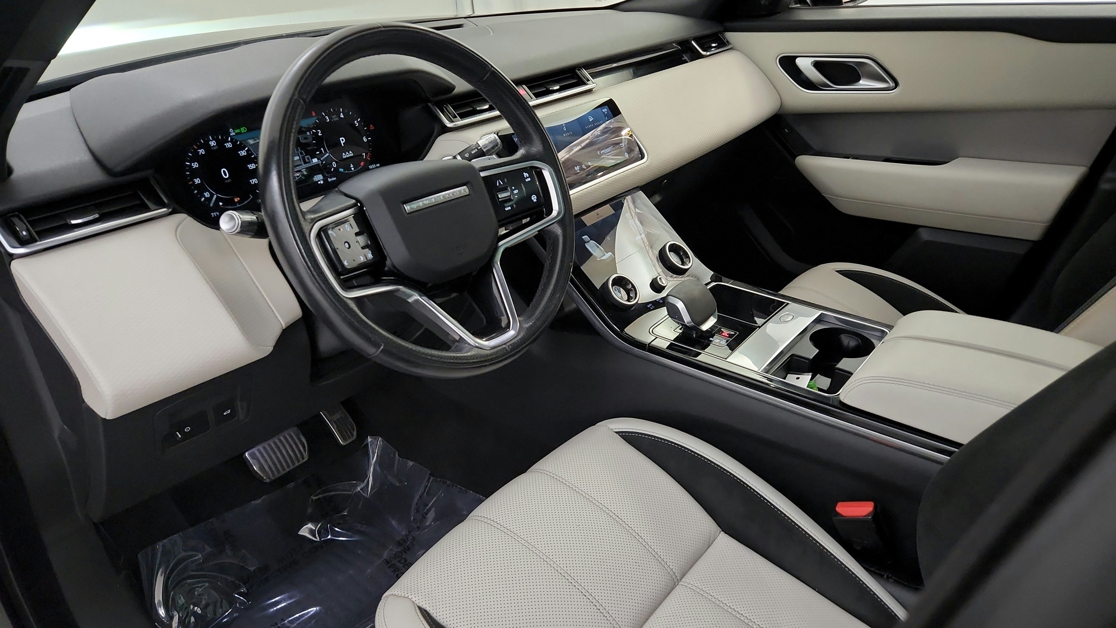Used 2021 Land Rover Range Rover Velar R-Dynamic S AWD/4WD image 16