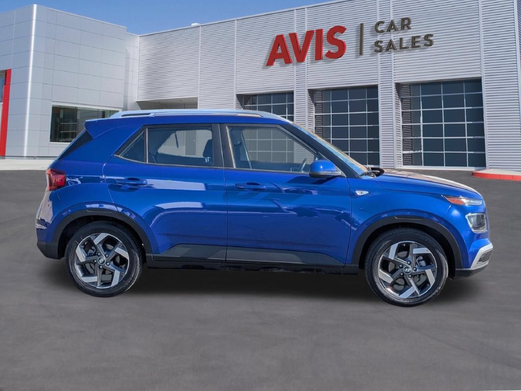 Used 2025 Hyundai Venue SEL FWD image 5