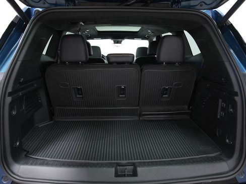 Used 2026 GMC Acadia Denali Ultimate w/ LPO, Floor Liner Package AWD/4WD image 16