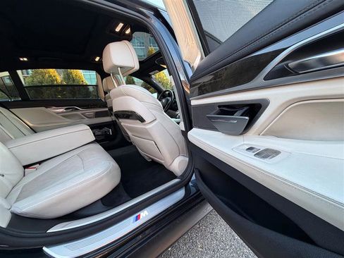 Used 2016 BMW 740i 740i image 27
