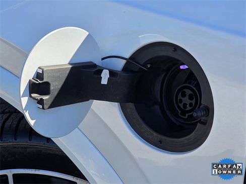 Used 2021 Volvo XC90 T8 Inscription Expression w/ Climate Package image 32