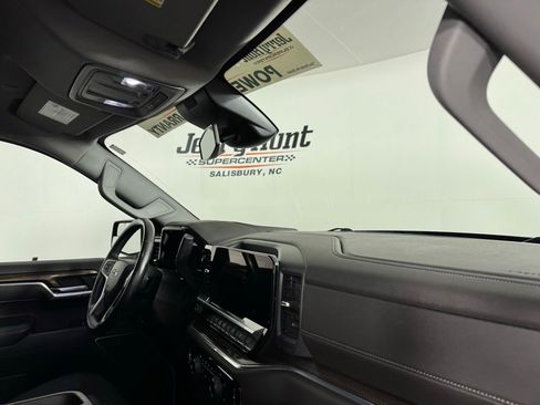 Used 2022 Chevrolet Silverado 1500 RST AWD/4WD image 29