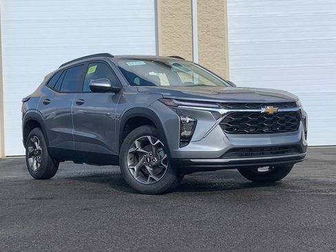 New 2026 Chevrolet Trax LT image 2