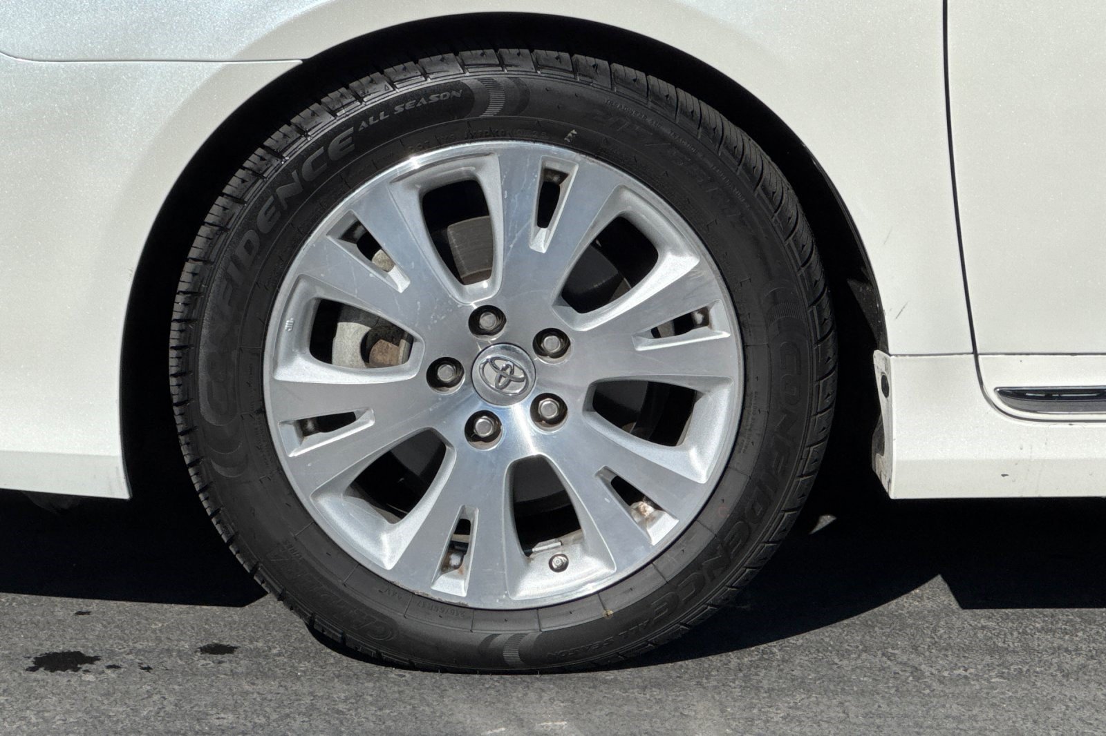 Used 2012 Toyota Avalon FWD image 34