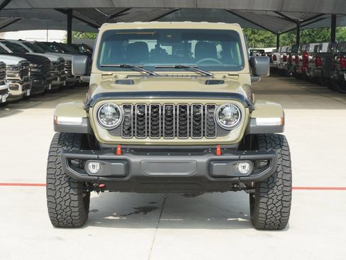 Used 2025 Jeep Gladiator Rubicon AWD/4WD image 7