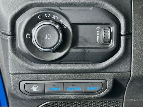 Used 2024 Jeep Wrangler Unlimited Rubicon 4xe AWD/4WD image 16