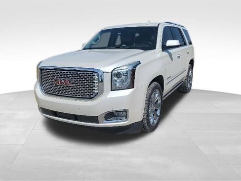Used 2015 GMC Yukon Denali w/ Premium Package AWD/4WD image 7