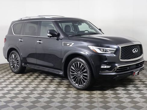 Used 2024 INFINITI QX80 Sensory AWD/4WD image 2