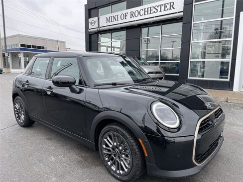 New 2026 MINI Cooper 4-Door Hardtop FWD image 1