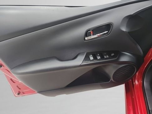 Used 2018 Toyota Prius Prime Premium image 23