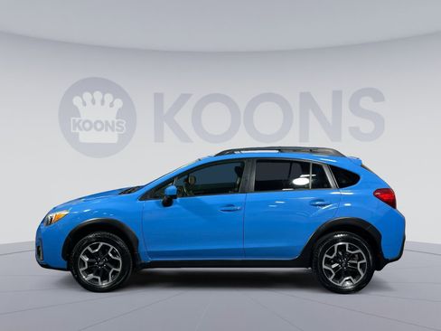 Used 2017 Subaru Crosstrek 2.0i Premium w/ Moonroof Package image 2