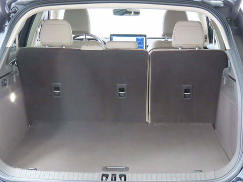 Used 2022 Lincoln Nautilus FWD w/ Premium Package image 17