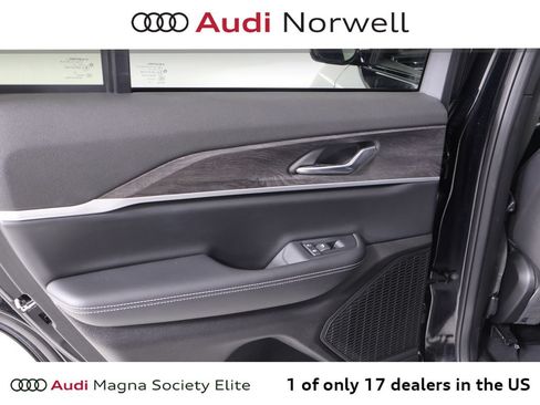 Used 2025 Jeep Grand Cherokee Limited AWD/4WD image 20