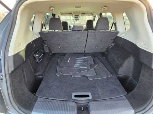 Used 2024 Nissan Rogue S AWD/4WD image 29