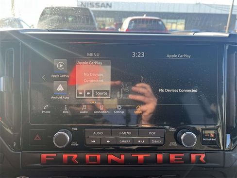 Used 2025 Nissan Frontier PRO-4X image 25