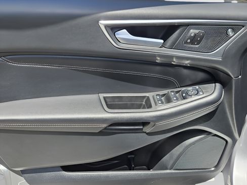 Used 2023 Ford Edge Titanium AWD/4WD image 19