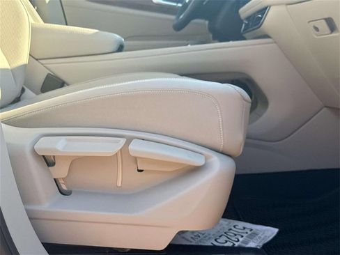 New 2026 Volkswagen Atlas SE image 15