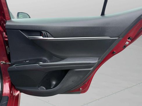 Used 2019 Toyota Camry LE w/ Carpet Mat Package image 17