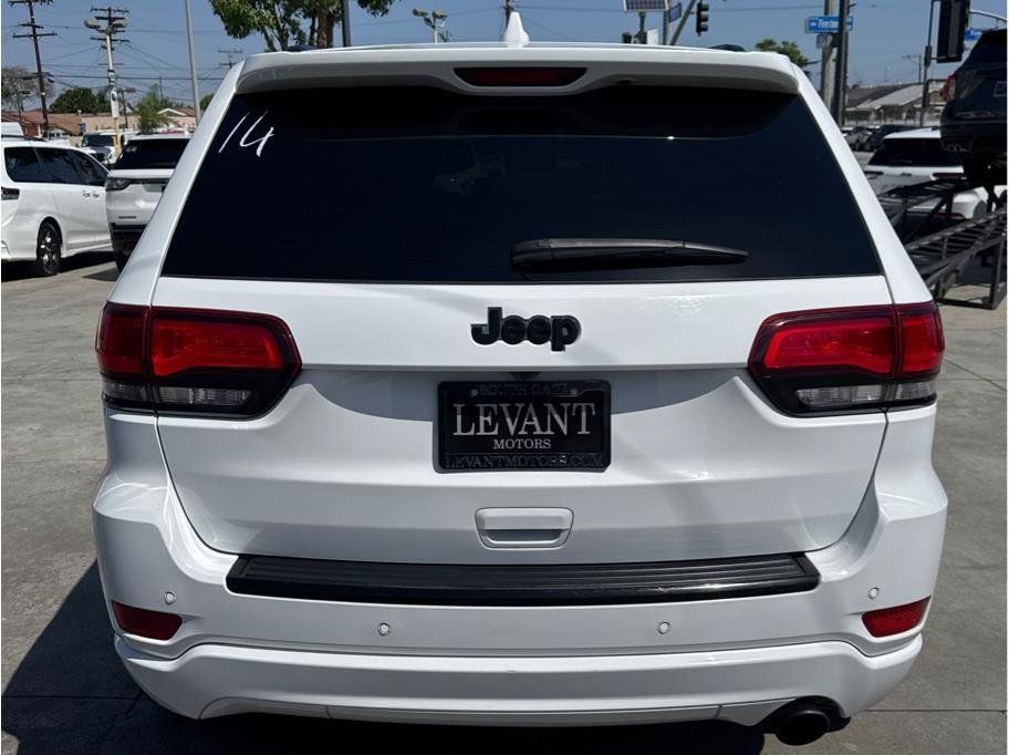 Used 2017 Jeep Grand Cherokee Altitude RWD image 6