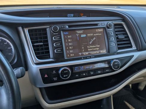 Used 2019 Toyota Highlander Plus image 10