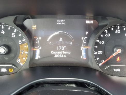 Used 2025 Jeep Compass Sport w/ Mopar Graphics Package image 10