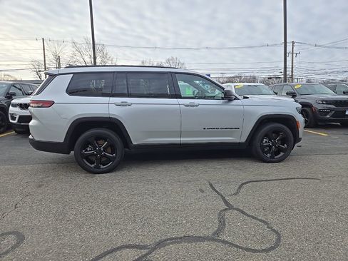 Certified 2023 Jeep Grand Cherokee L Laredo AWD/4WD image 5