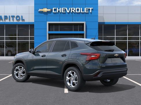 New 2026 Chevrolet Trax LS w/ LS Convenience Package FWD image 2