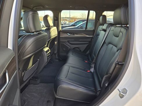 New 2025 Jeep Grand Cherokee Limited image 27