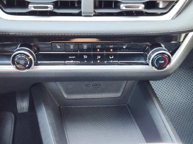 Used 2026 Chevrolet Equinox LT FWD image 21