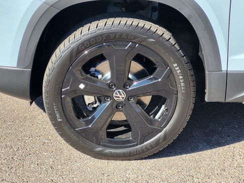 New 2026 Volkswagen Taos SE AWD/4WD image 7