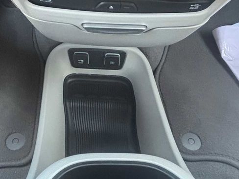 Used 2020 Chrysler Pacifica Touring-L Plus w/ Tire & Wheel Group image 29