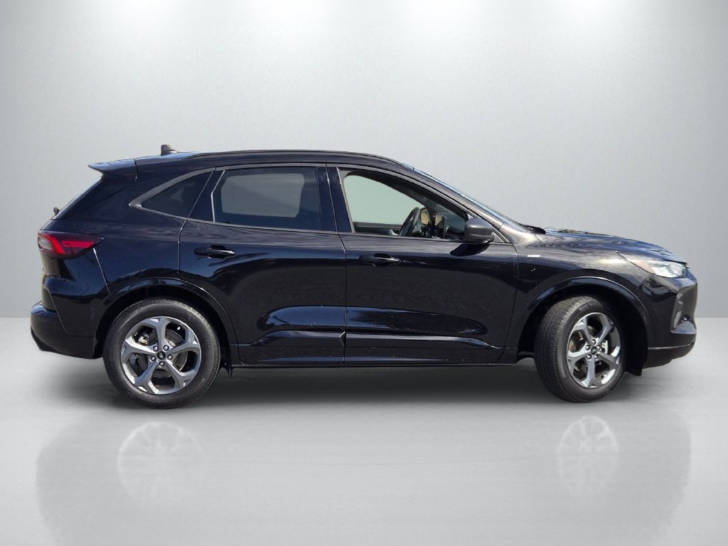 Used 2023 Ford Escape ST-Line w/ Tech Pack #1 FWD image 3