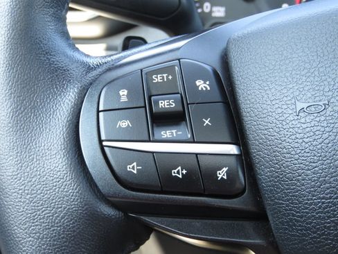 Used 2020 Ford Explorer XLT w/ Equipment Group 202A AWD/4WD image 24